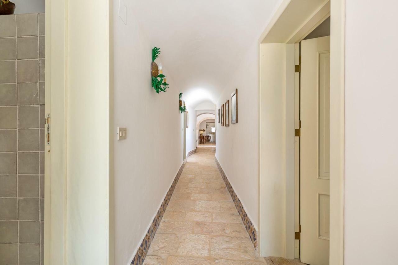 Вилла Trullo Il Karrubo Остуни Экстерьер фото
